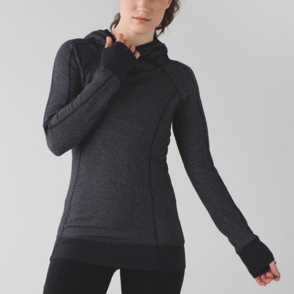 Lululemon athletic women super cute gray top. Size 2. Good condition.